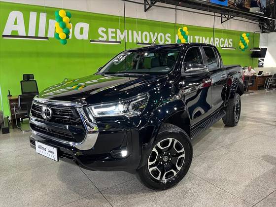 TOYOTA HILUX 2.8 D-4D TURBO DIESEL CD SRX 4X4 AUTOMÁTICO